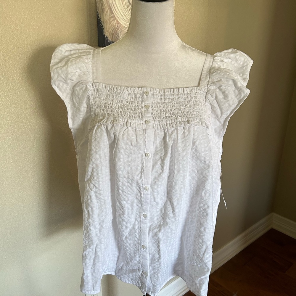 Old Navy sleeveless shirt - NWT